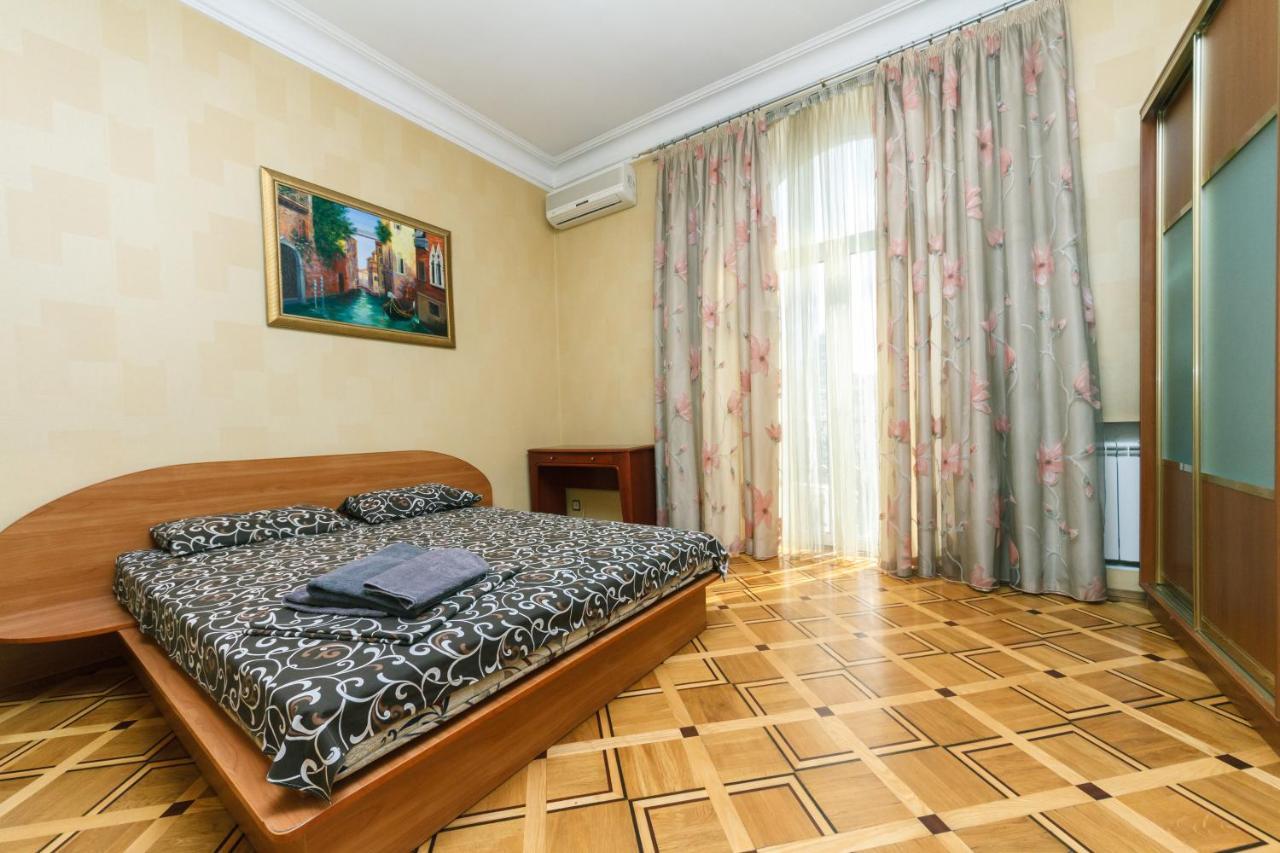 Квартира На Крещатике Kiev Exterior foto